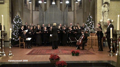 Gemengd koor St. Willibrord tijdens kerstconcert in Oegstgeest, 21-12-2008.